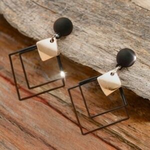 MODCLOTH GEO 4D SQUARE EARRINGS 2